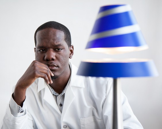 Levitron Lamp | UncommonGoods Rocky tests the Levitron Lamp | Uncommongoods
